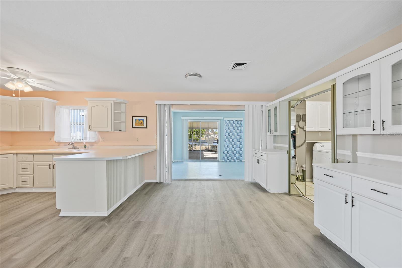 Image 7 of 51 For 165 Francis Drive Ne