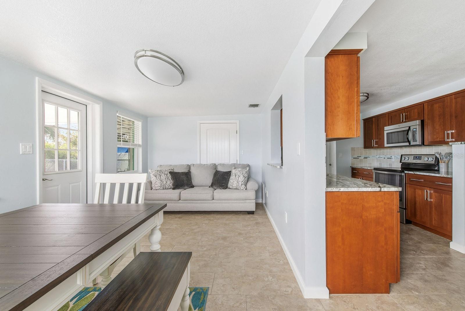 Image 21 of 44 For 857 3rd Street