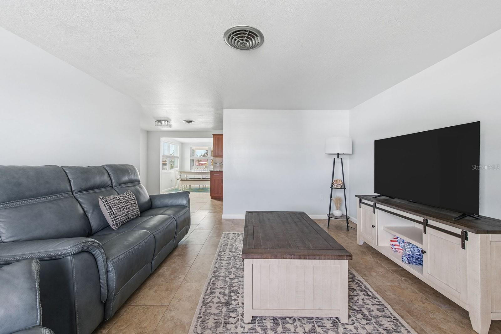 Image 3 of 44 For 857 3rd Street