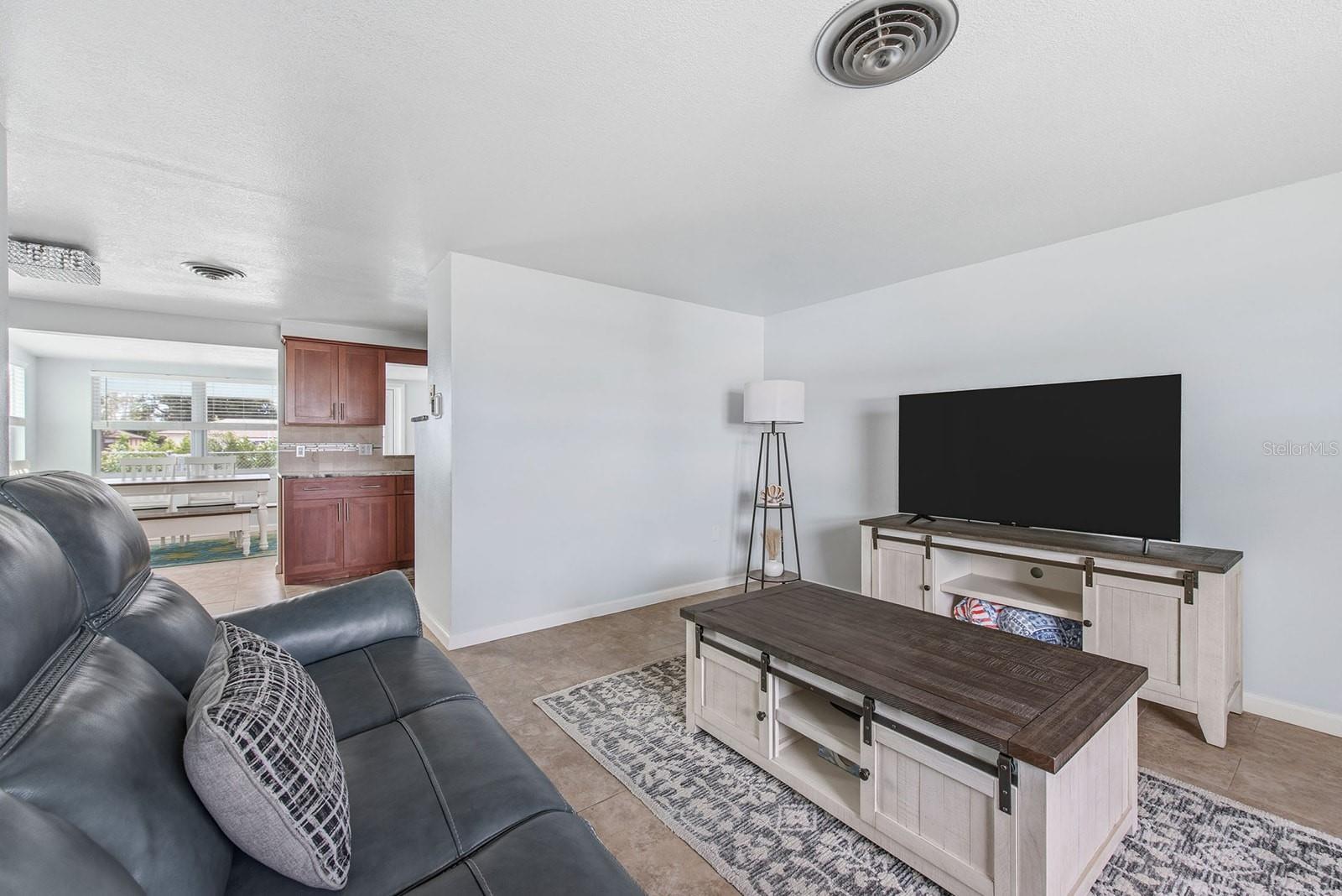 Image 5 of 44 For 857 3rd Street