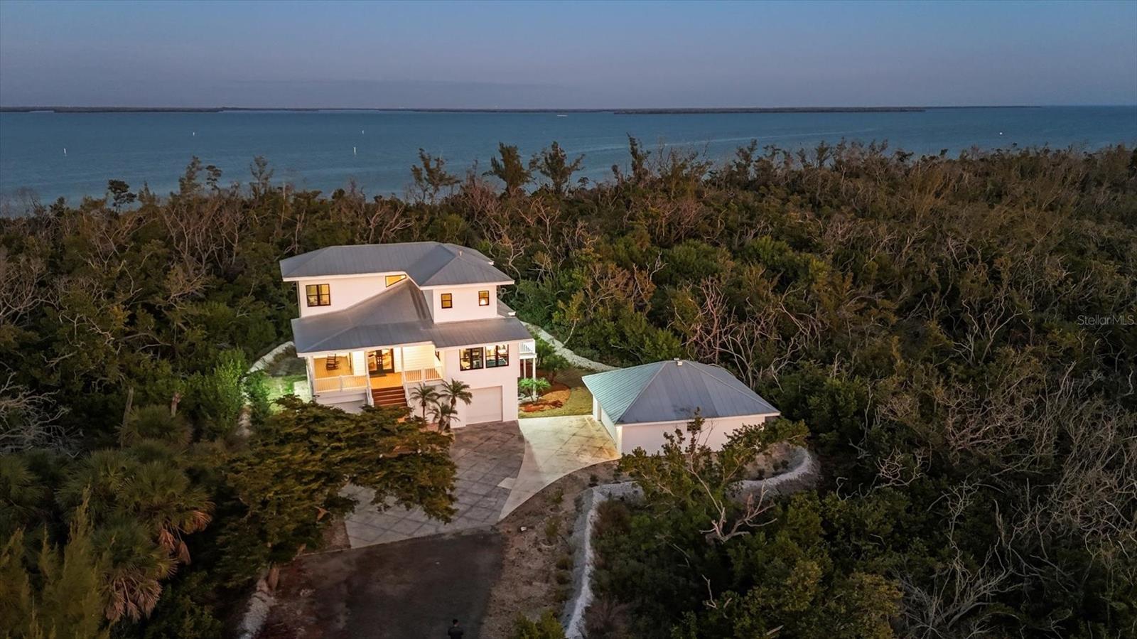 Listing photo id 12 for 5010 Grouper Hole Court