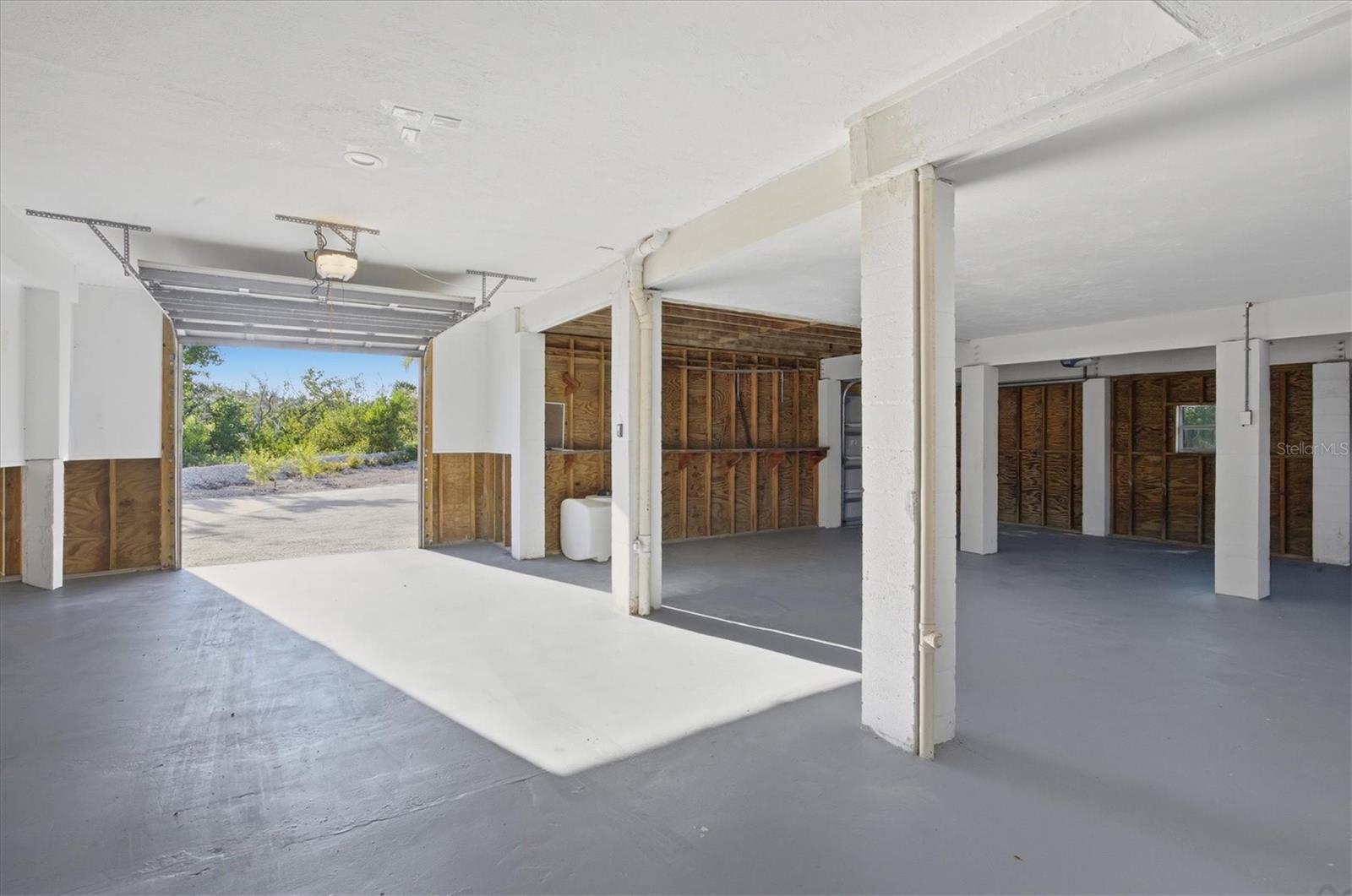 Listing photo id 52 for 5010 Grouper Hole Court