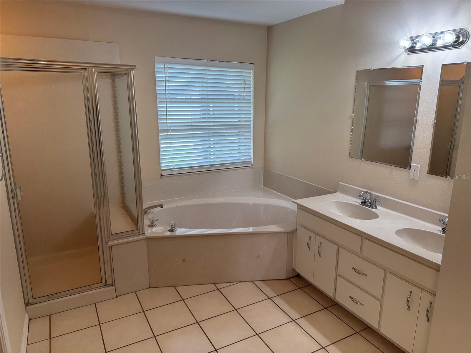 Image 11 of 15 For 2 Windward Terrace