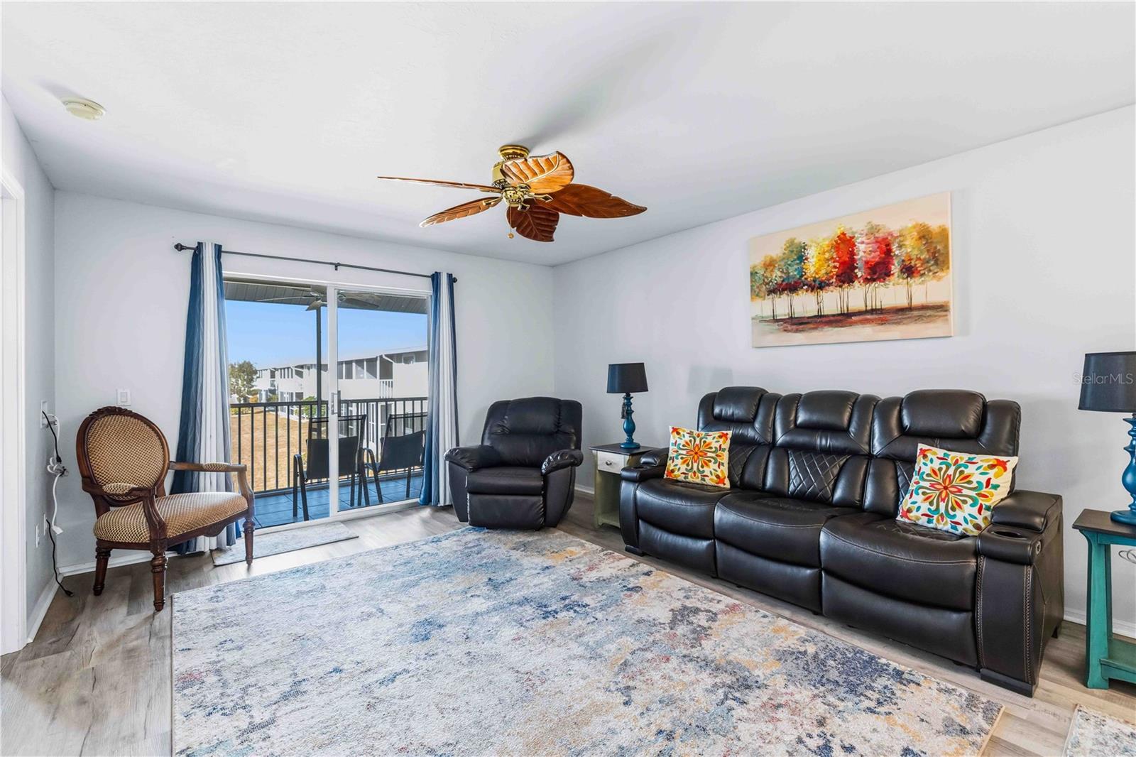 Image 11 of 40 For 3310 Loveland Boulevard 1408