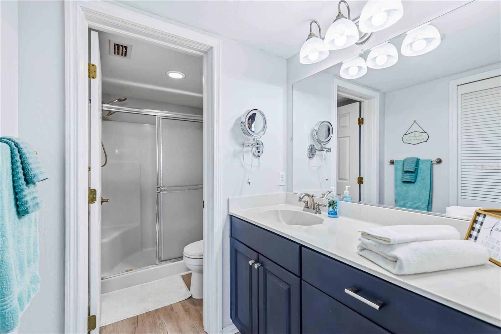 Image 21 of 40 For 3310 Loveland Boulevard 1408