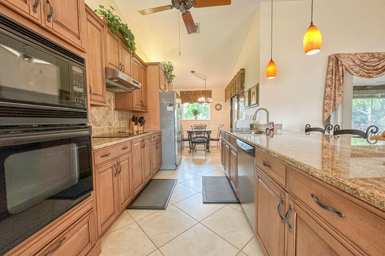 Image 10 of 30 For 331 Oakwood Circle