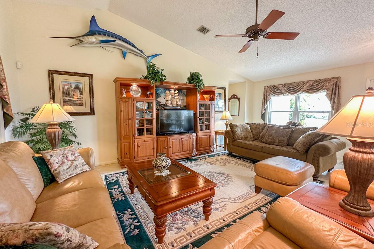 Image 16 of 30 For 331 Oakwood Circle