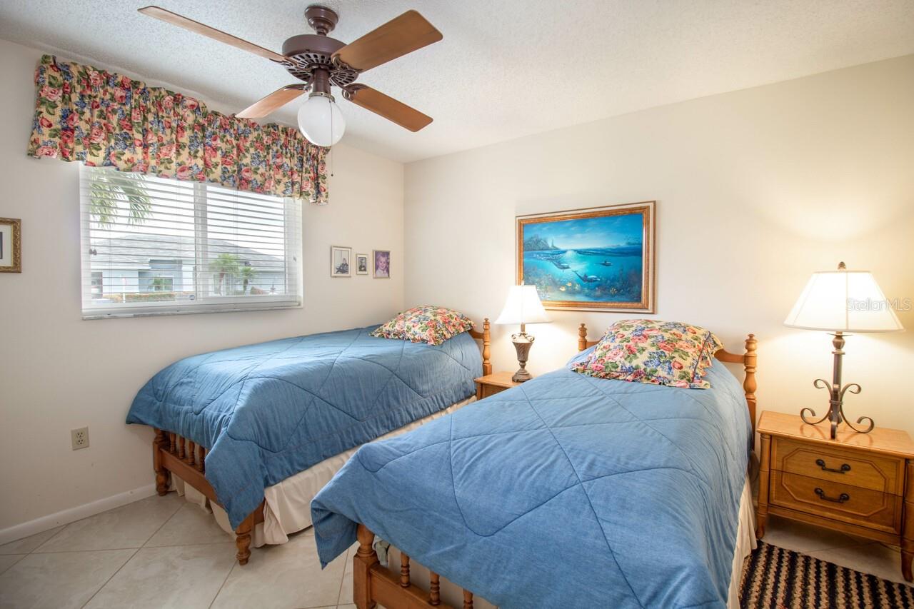 Image 6 of 30 For 331 Oakwood Circle