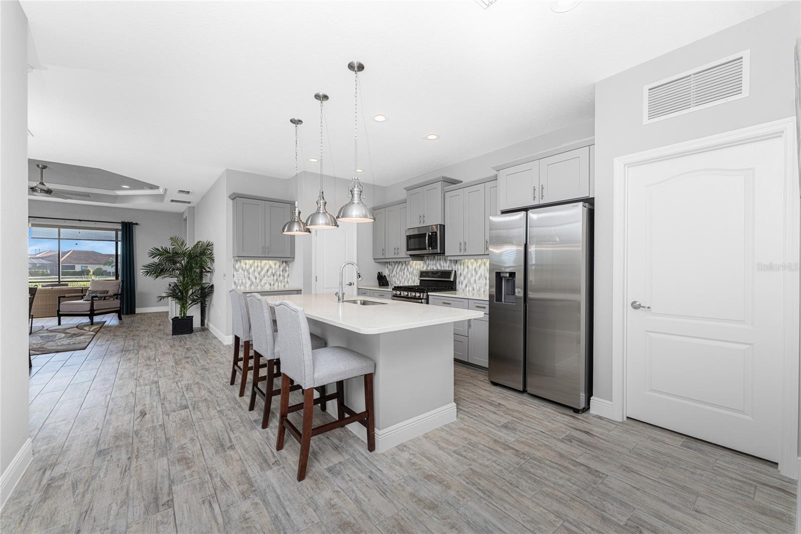 Image 15 of 83 For 11221 Mc Dermott Court