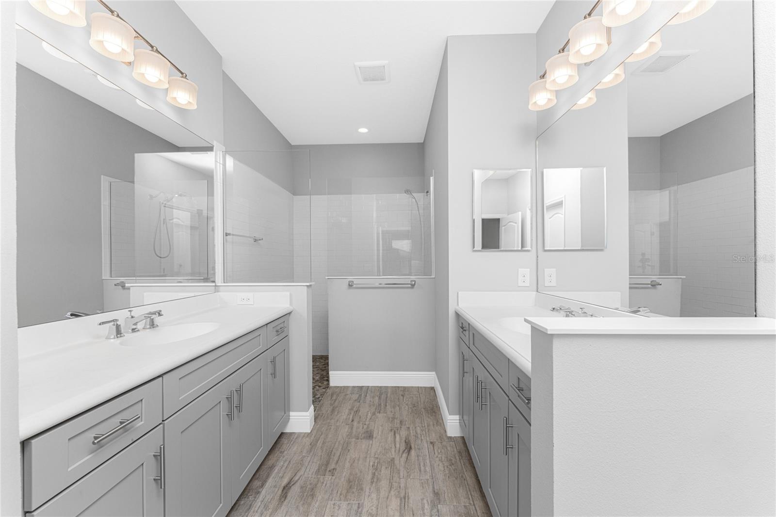 Image 23 of 83 For 11221 Mc Dermott Court