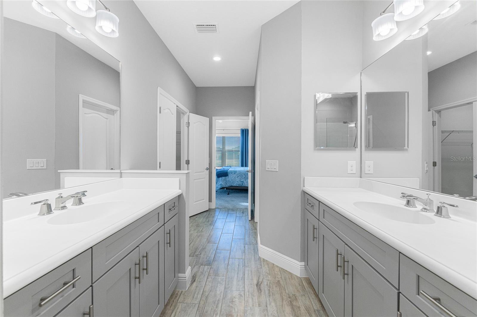 Image 25 of 83 For 11221 Mc Dermott Court