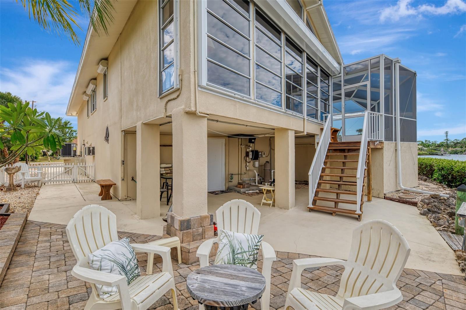 Image 33 of 100 For 1951 San Remo Point Drive