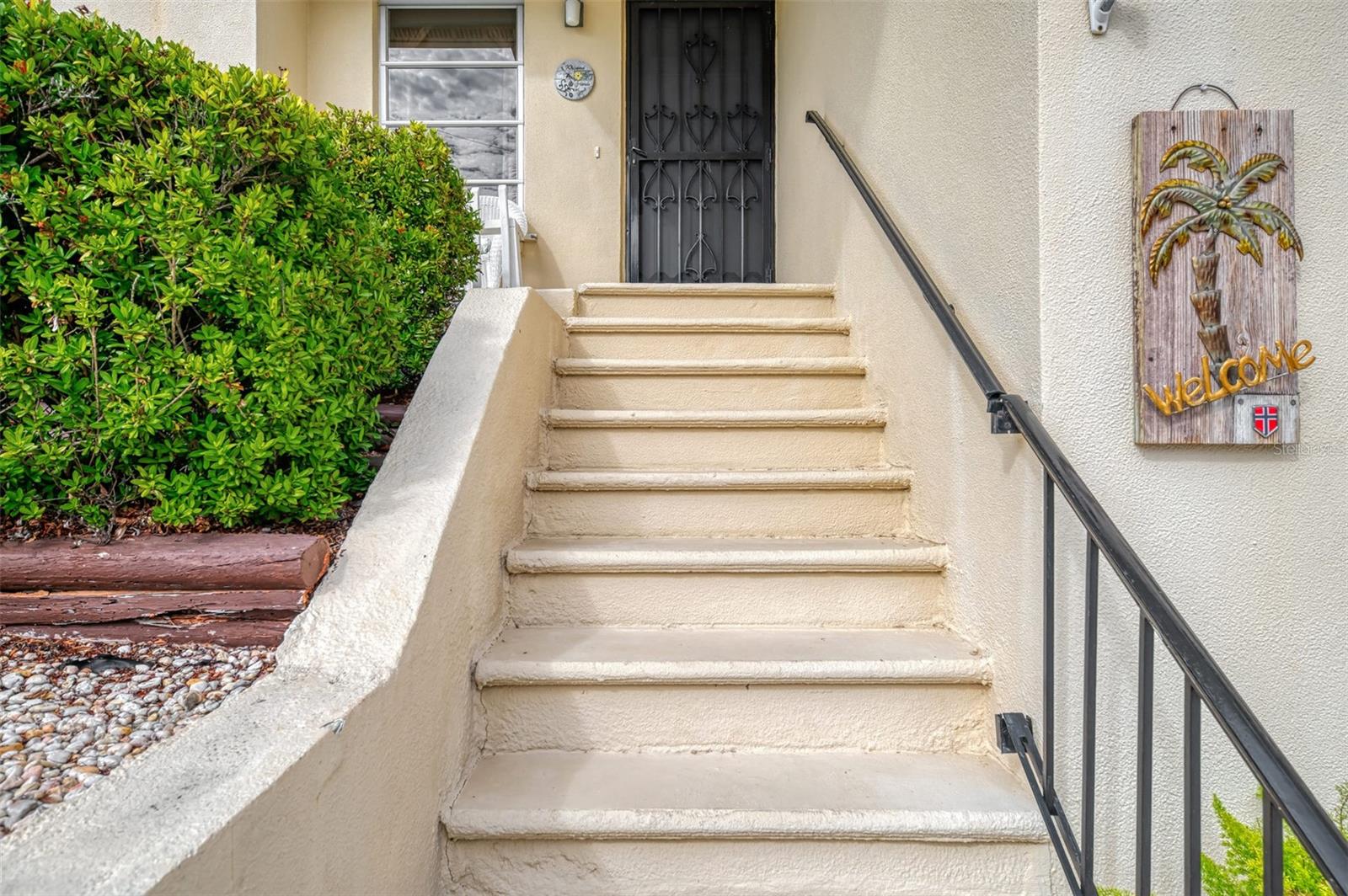 Image 4 of 100 For 1951 San Remo Point Drive