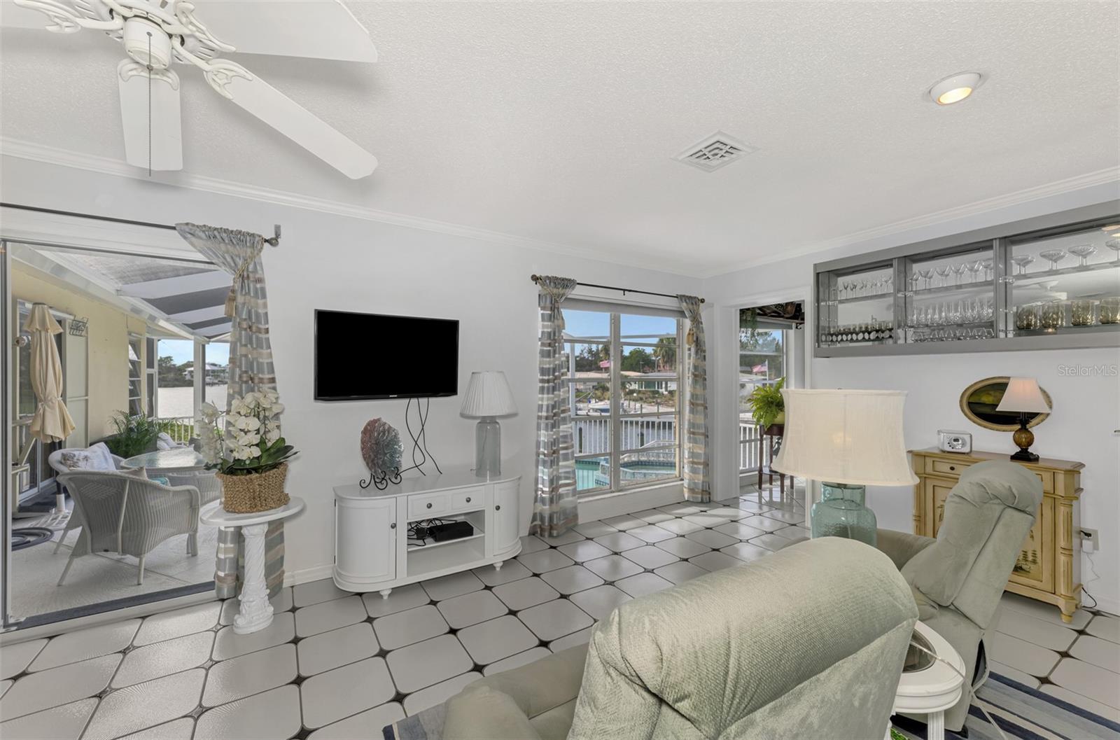 Image 46 of 100 For 1951 San Remo Point Drive