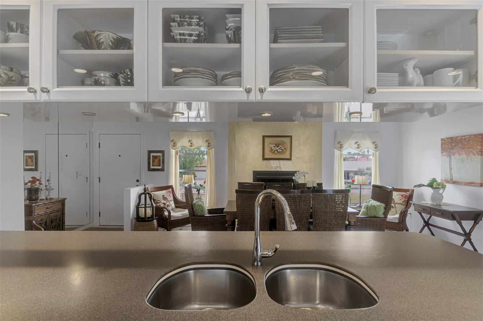 Image 51 of 100 For 1951 San Remo Point Drive