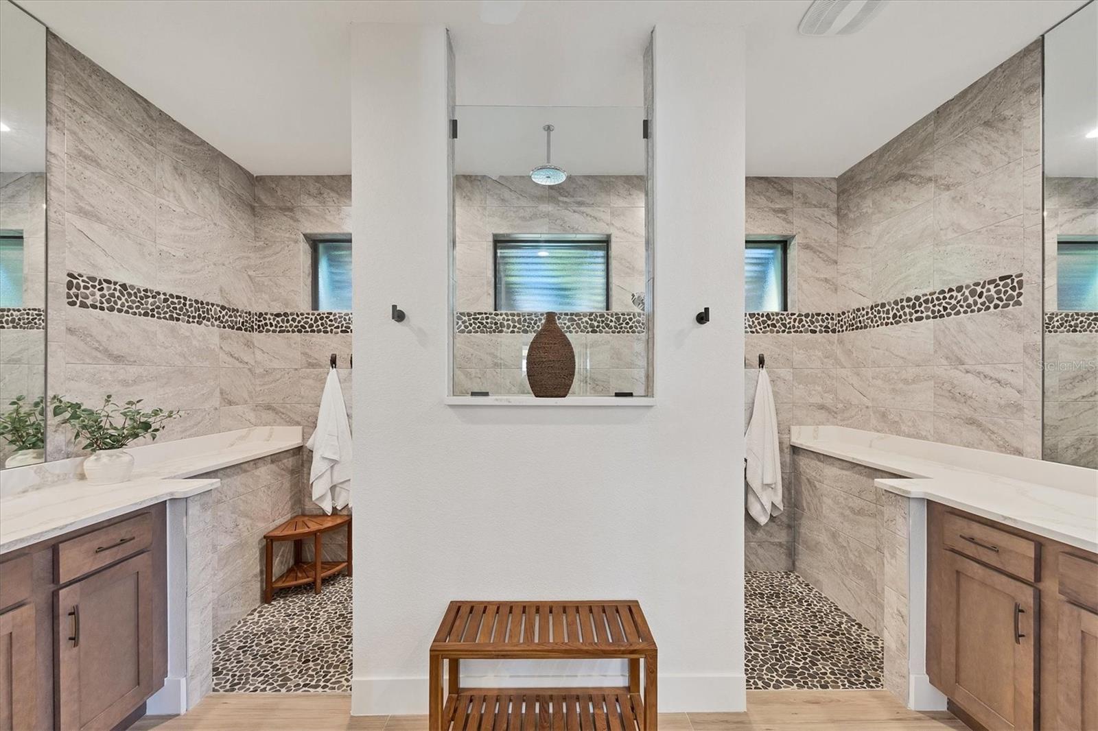 Image 17 of 38 For 13428 Amaryllis Circle