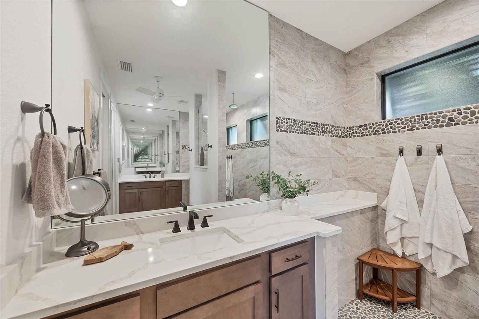 Image 18 of 38 For 13428 Amaryllis Circle