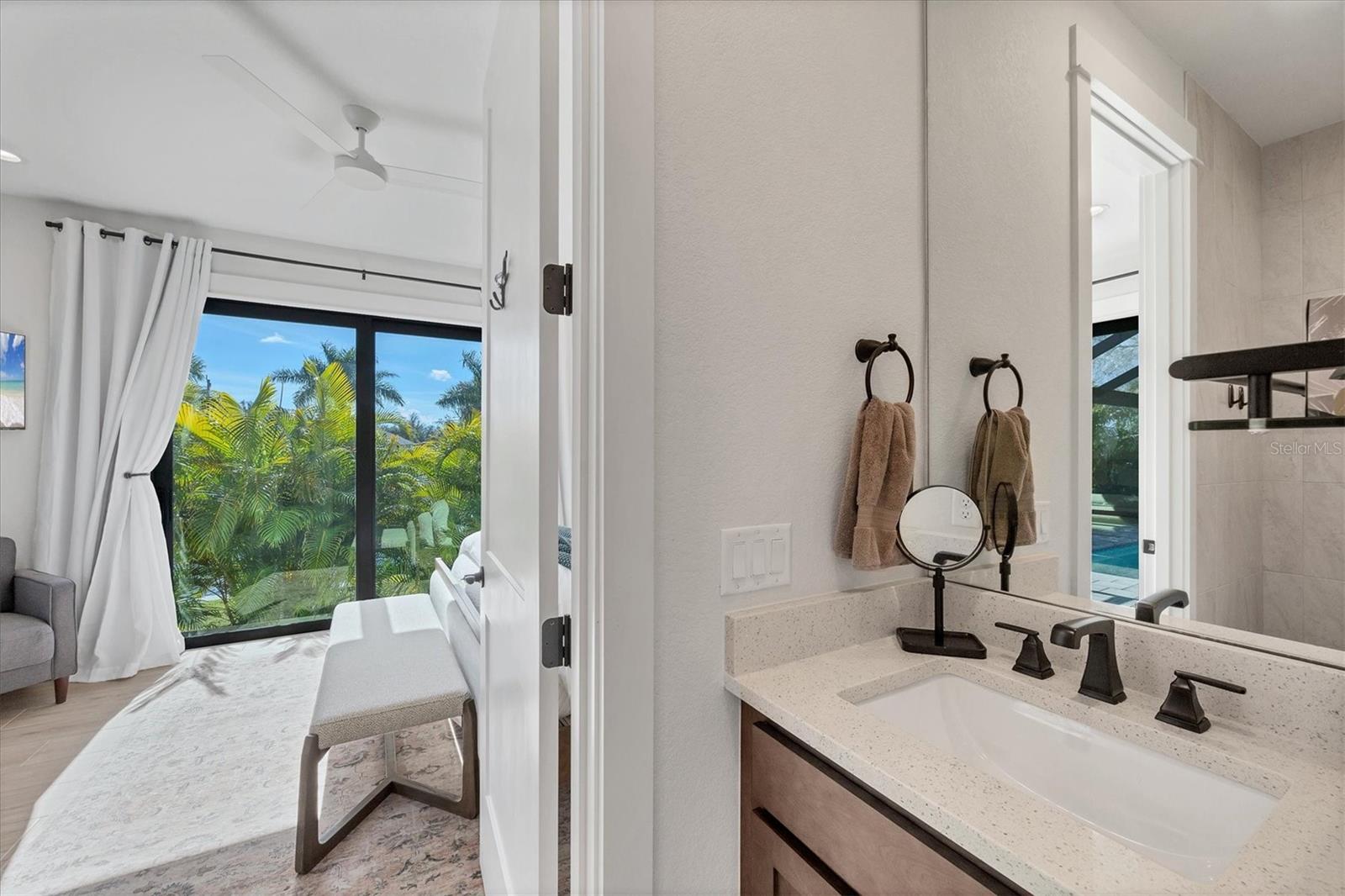 Image 22 of 38 For 13428 Amaryllis Circle