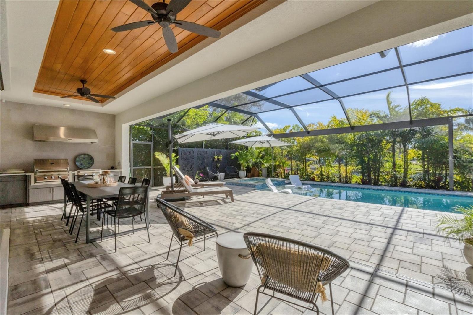 Image 28 of 38 For 13428 Amaryllis Circle