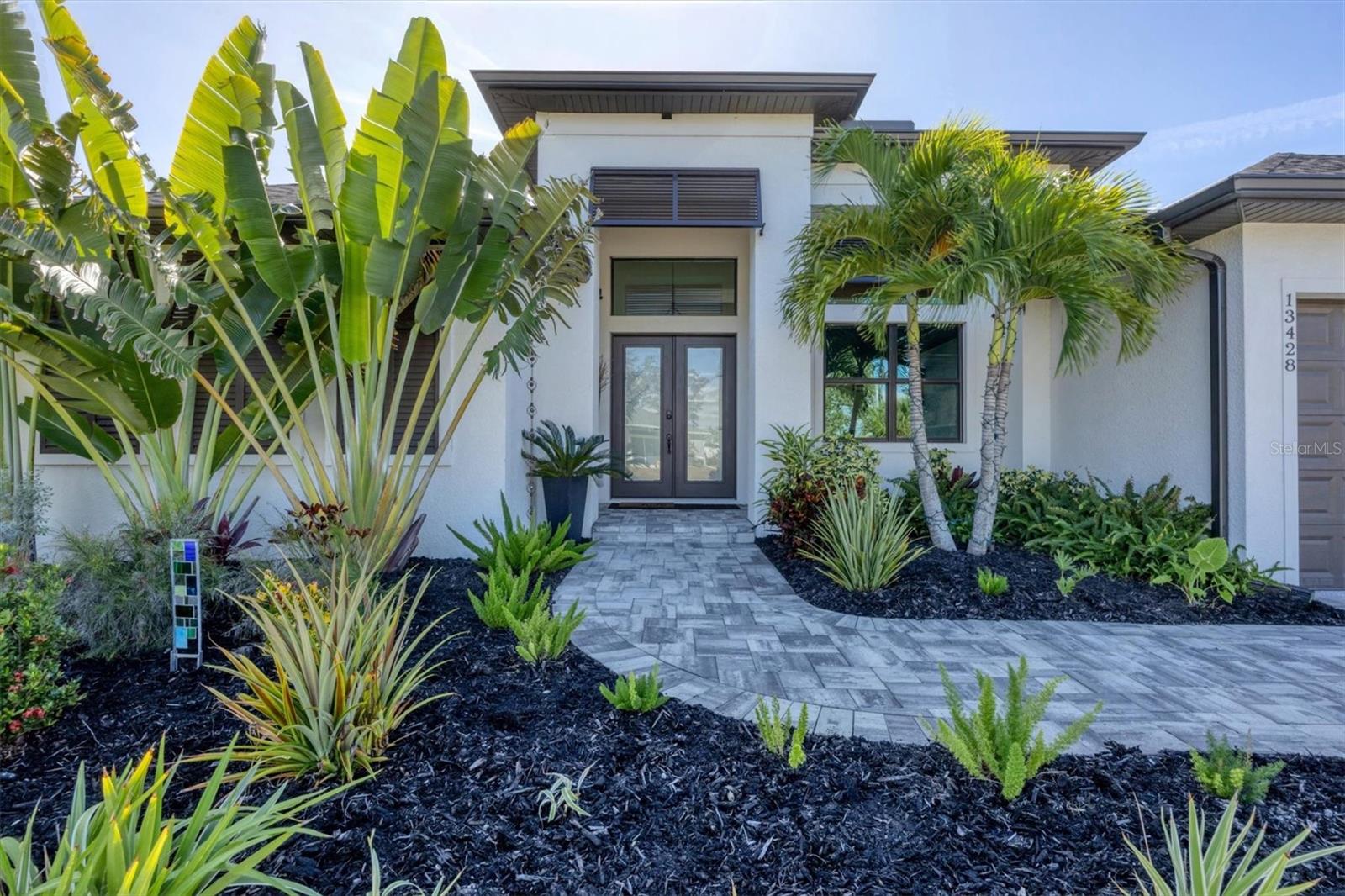 Image 3 of 38 For 13428 Amaryllis Circle