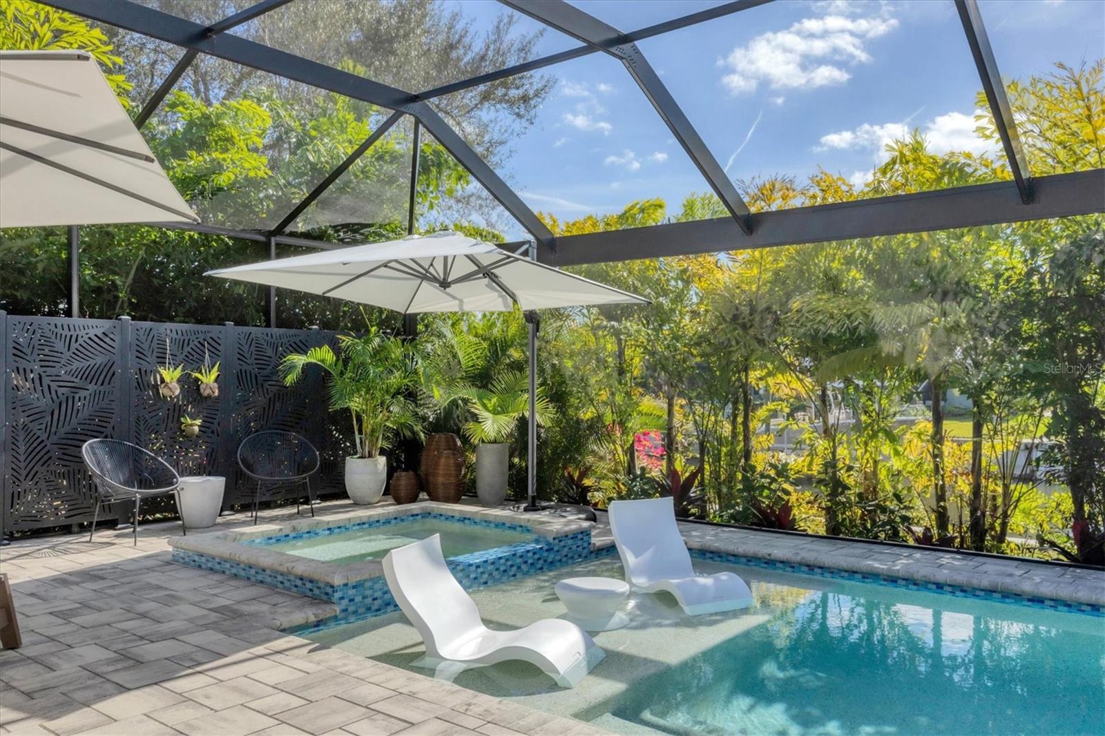 Image 33 of 38 For 13428 Amaryllis Circle