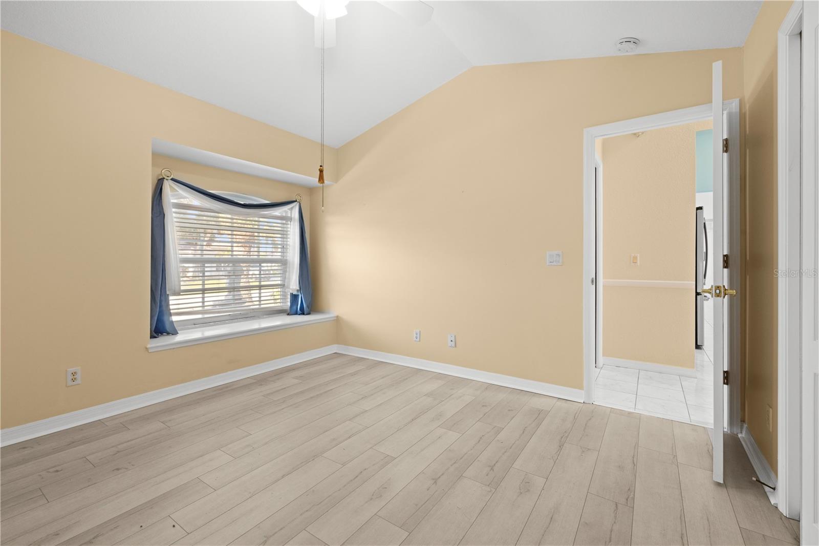 Image 26 of 63 For 4 Sportsman Lane