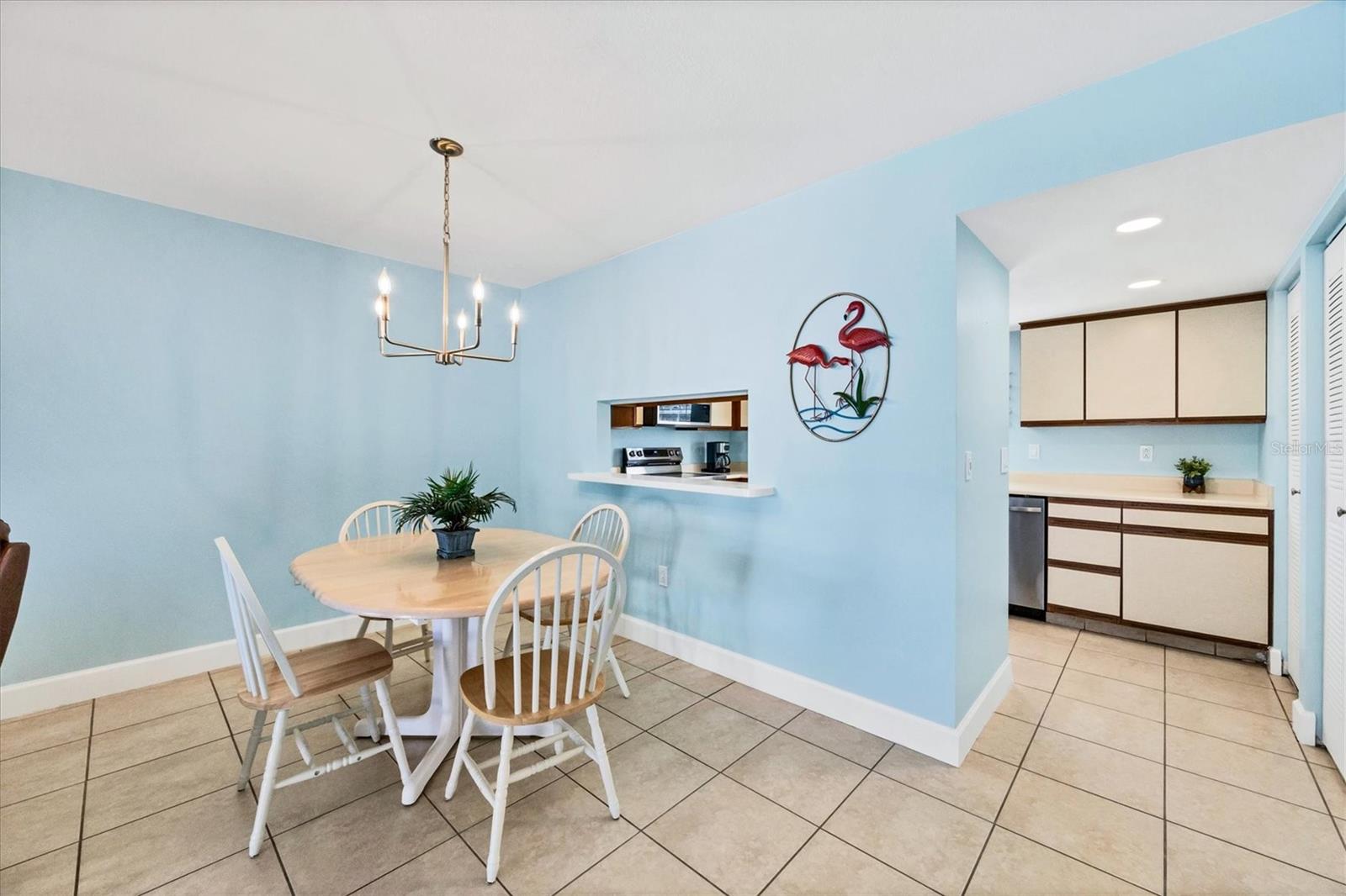 Image 11 of 44 For 1531 Placida Road 202