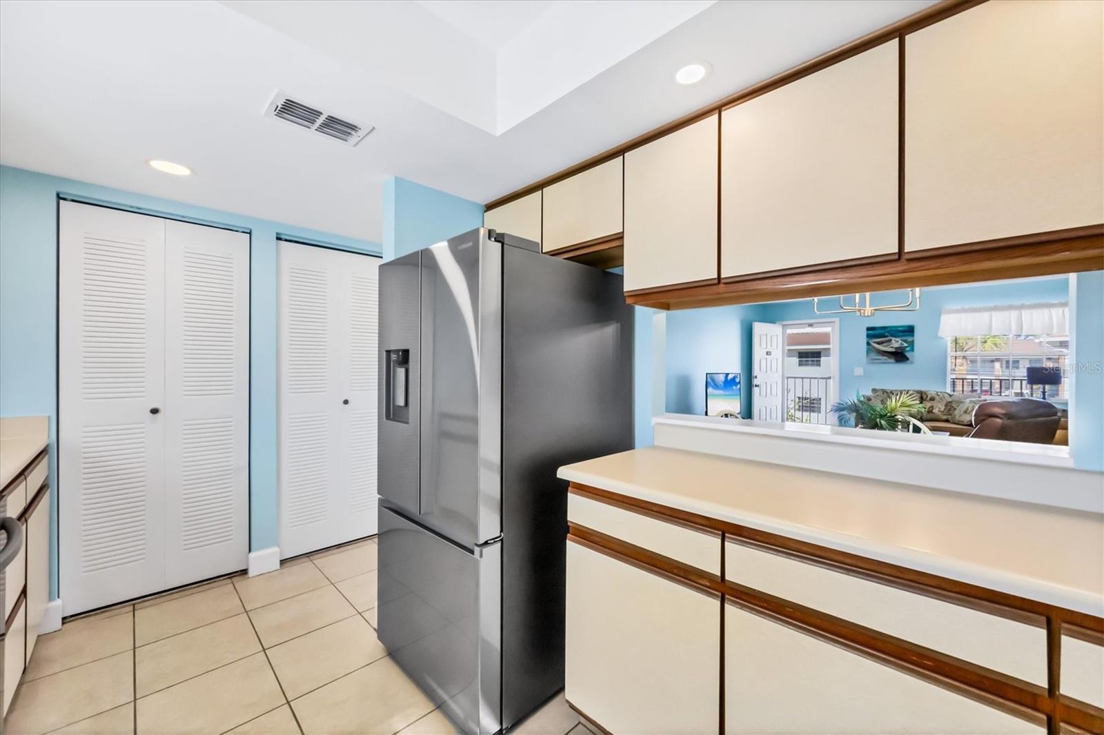 Image 15 of 44 For 1531 Placida Road 202