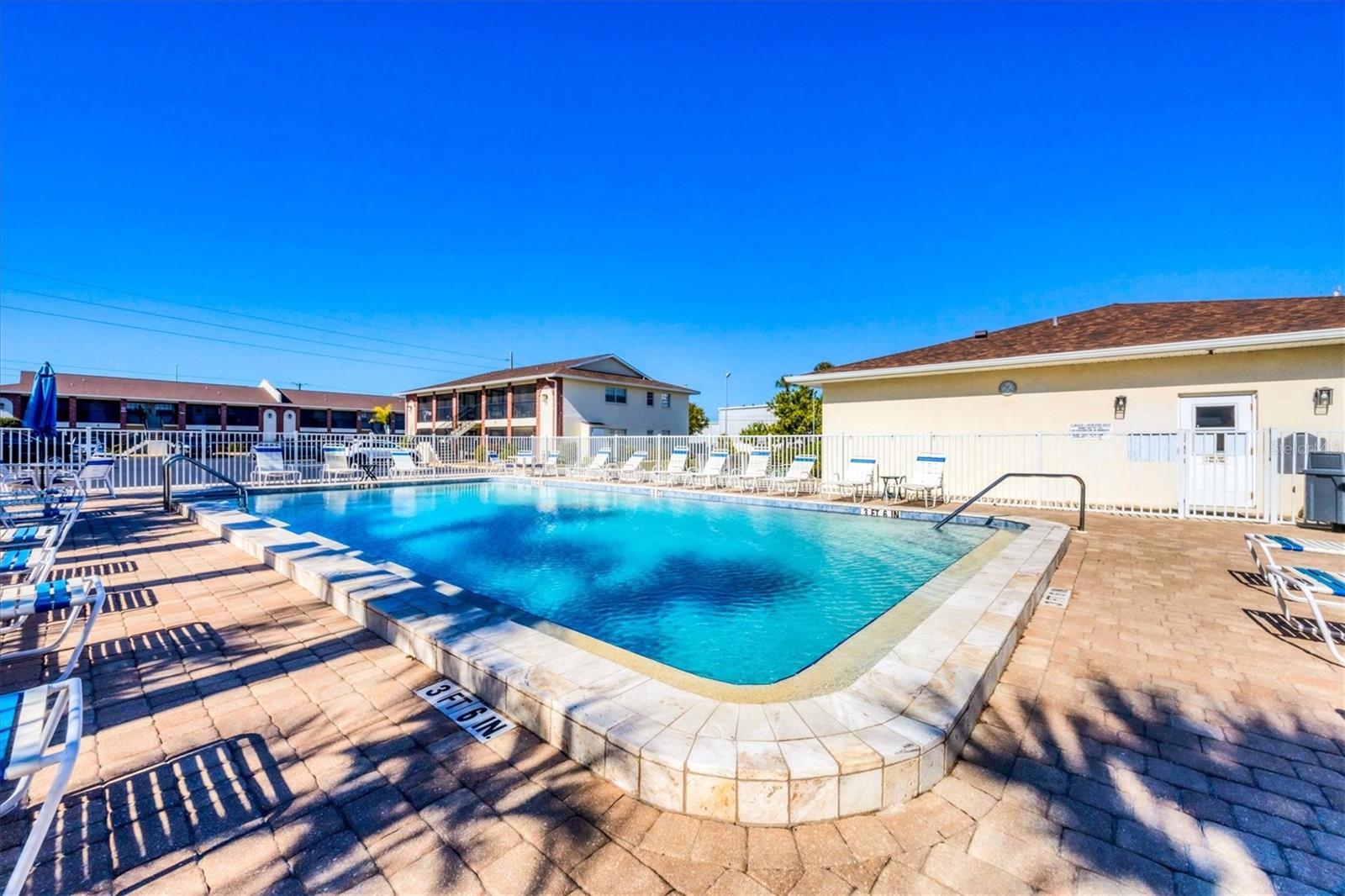 Image 29 of 44 For 1531 Placida Road 202