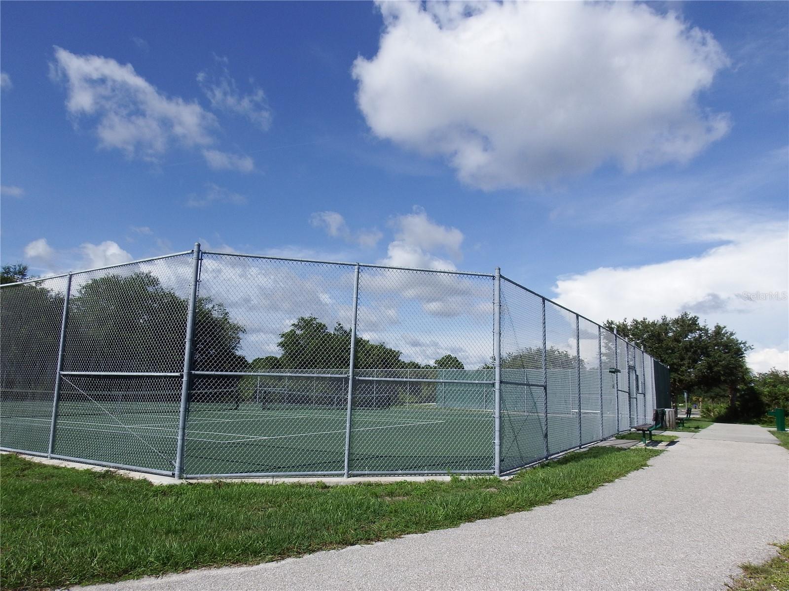 Image 19 of 100 For 601 Rotonda Circle