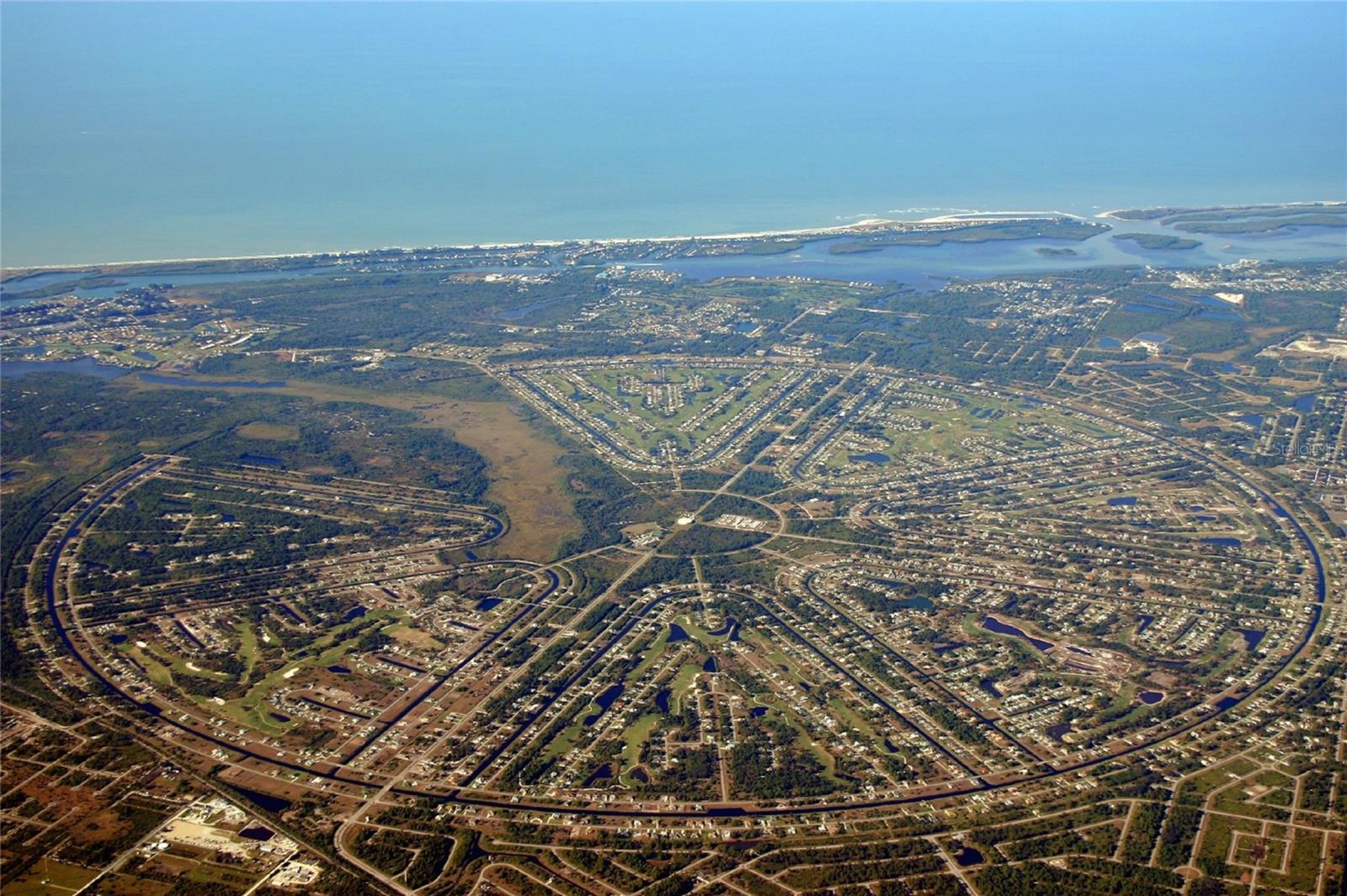 Image 28 of 100 For 601 Rotonda Circle