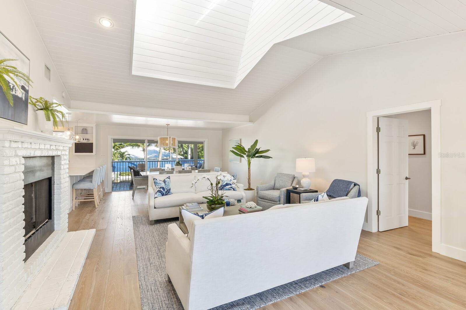 Image 2 of 38 For 161 1st Street E