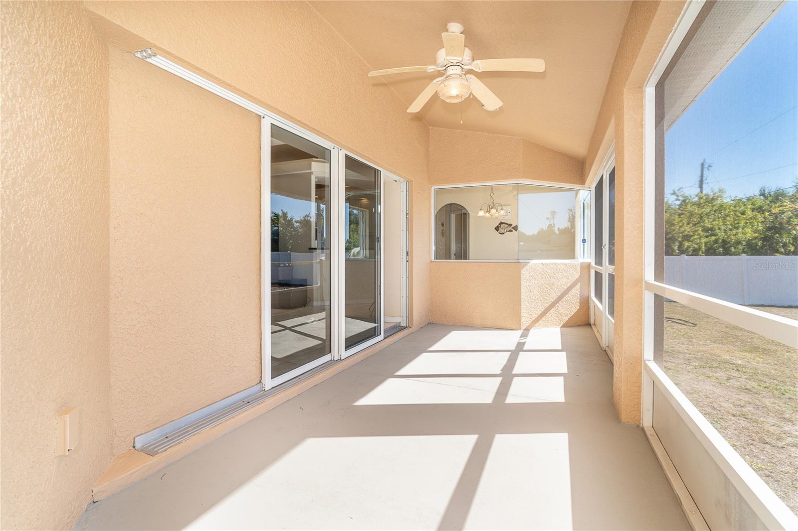 Image 12 of 34 For 521 Grove Avenue Nw