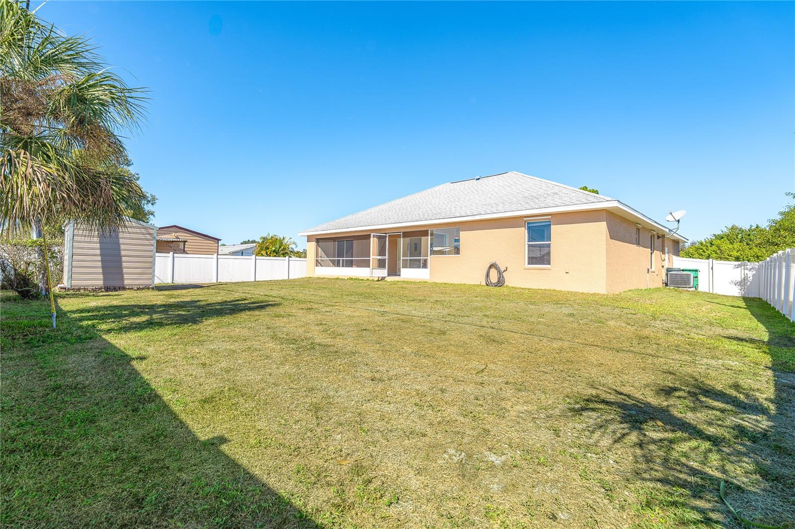 Image 13 of 34 For 521 Grove Avenue Nw