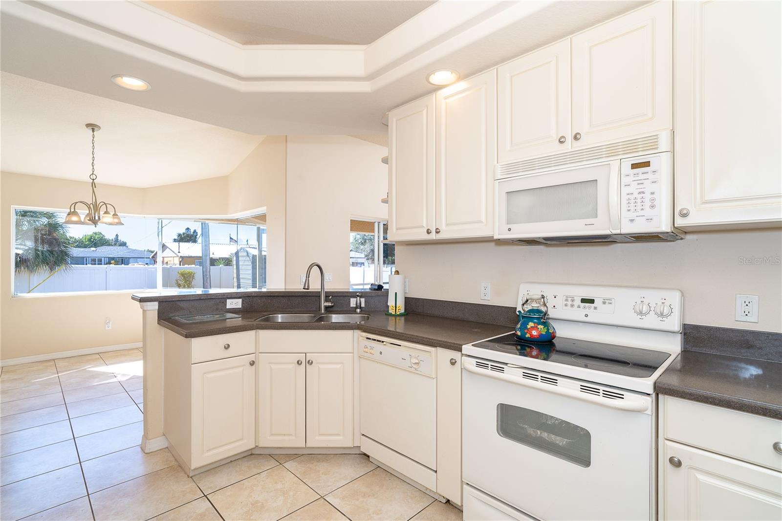 Image 21 of 34 For 521 Grove Avenue Nw