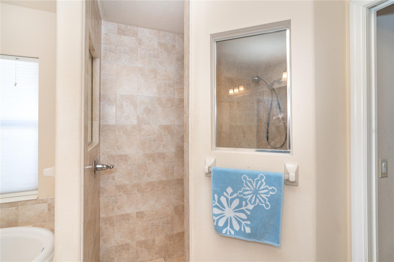 Image 26 of 34 For 521 Grove Avenue Nw