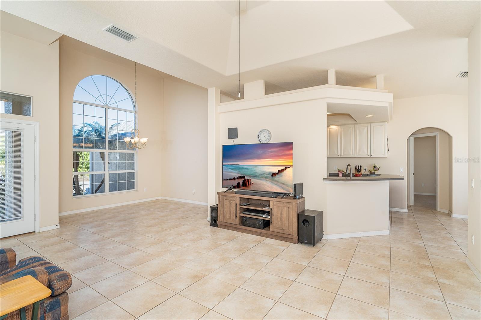 Image 7 of 34 For 521 Grove Avenue Nw