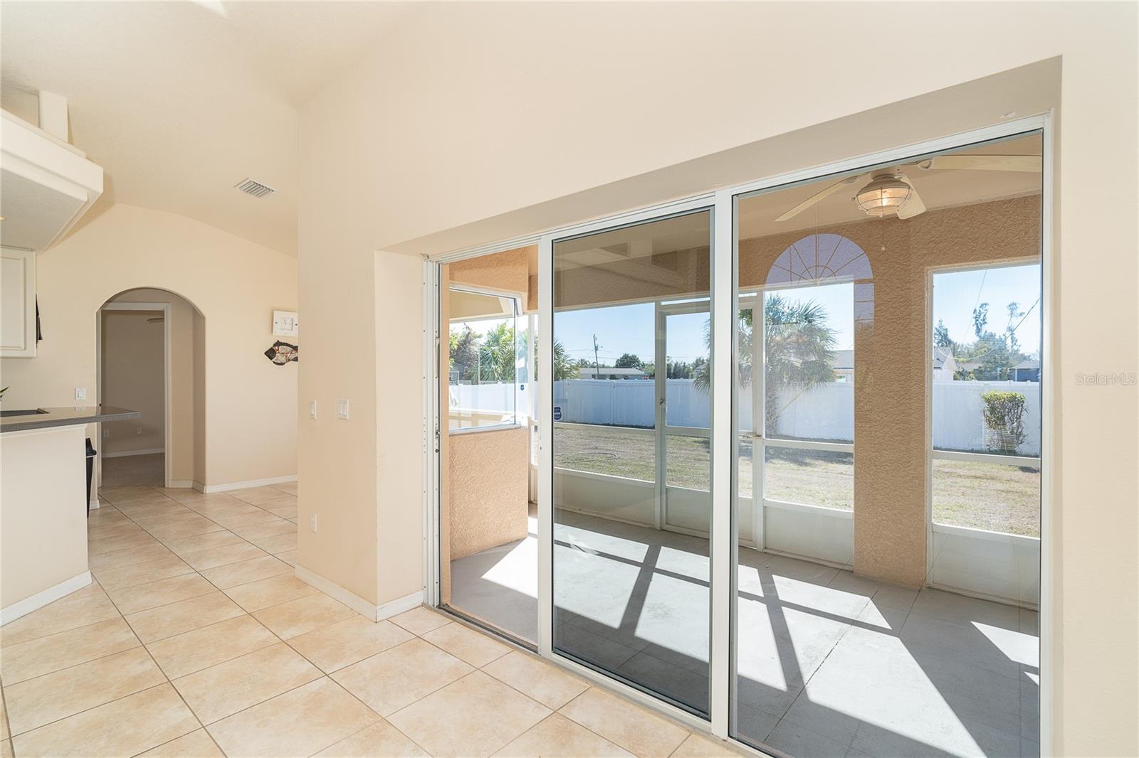 Image 9 of 34 For 521 Grove Avenue Nw