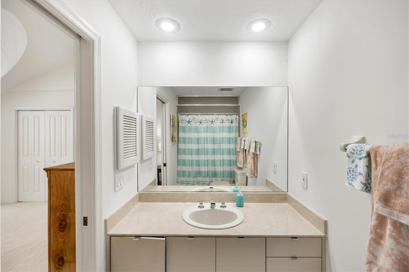 Image 37 of 63 For 11000 Placida Road 2103