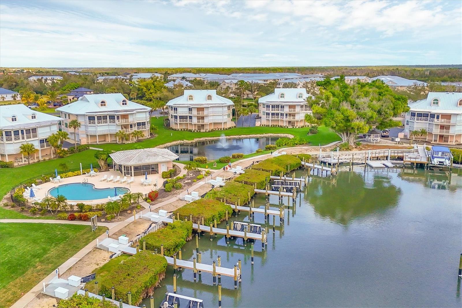 Image 45 of 63 For 11000 Placida Road 2103