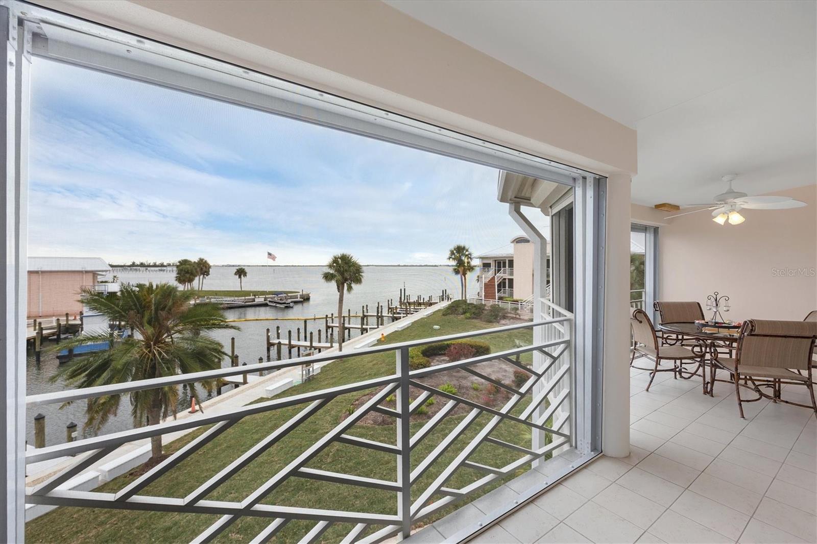 Image 9 of 63 For 11000 Placida Road 2103