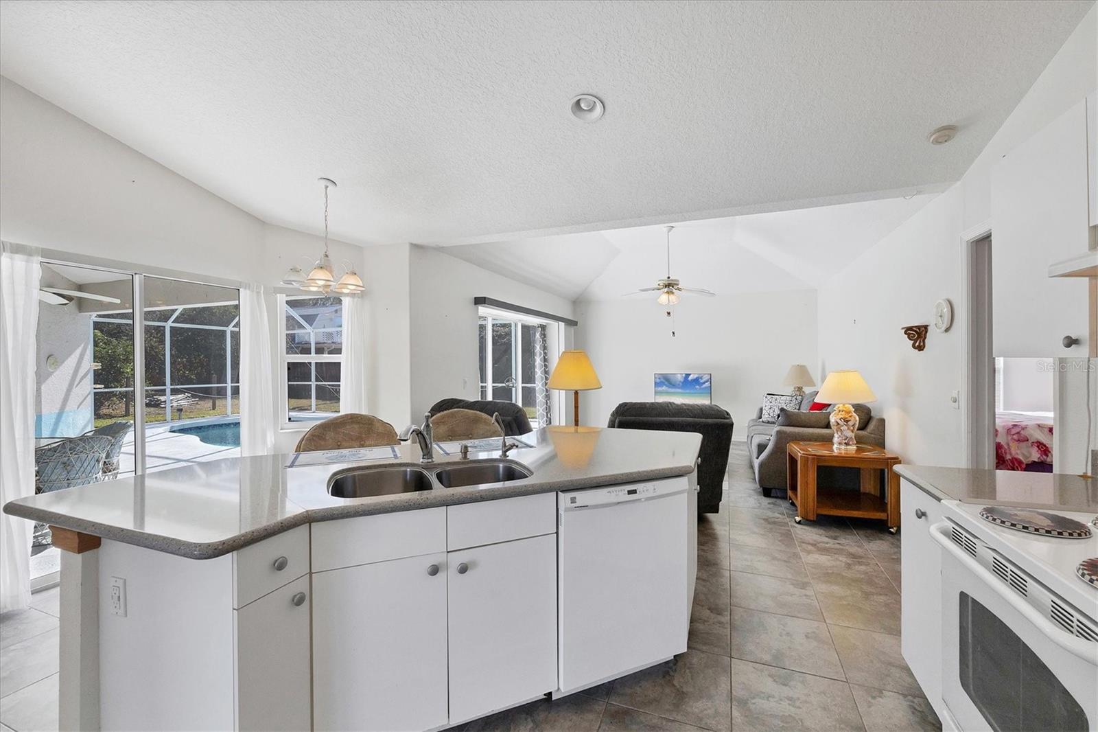 Image 10 of 37 For 2657 Tusket Avenue