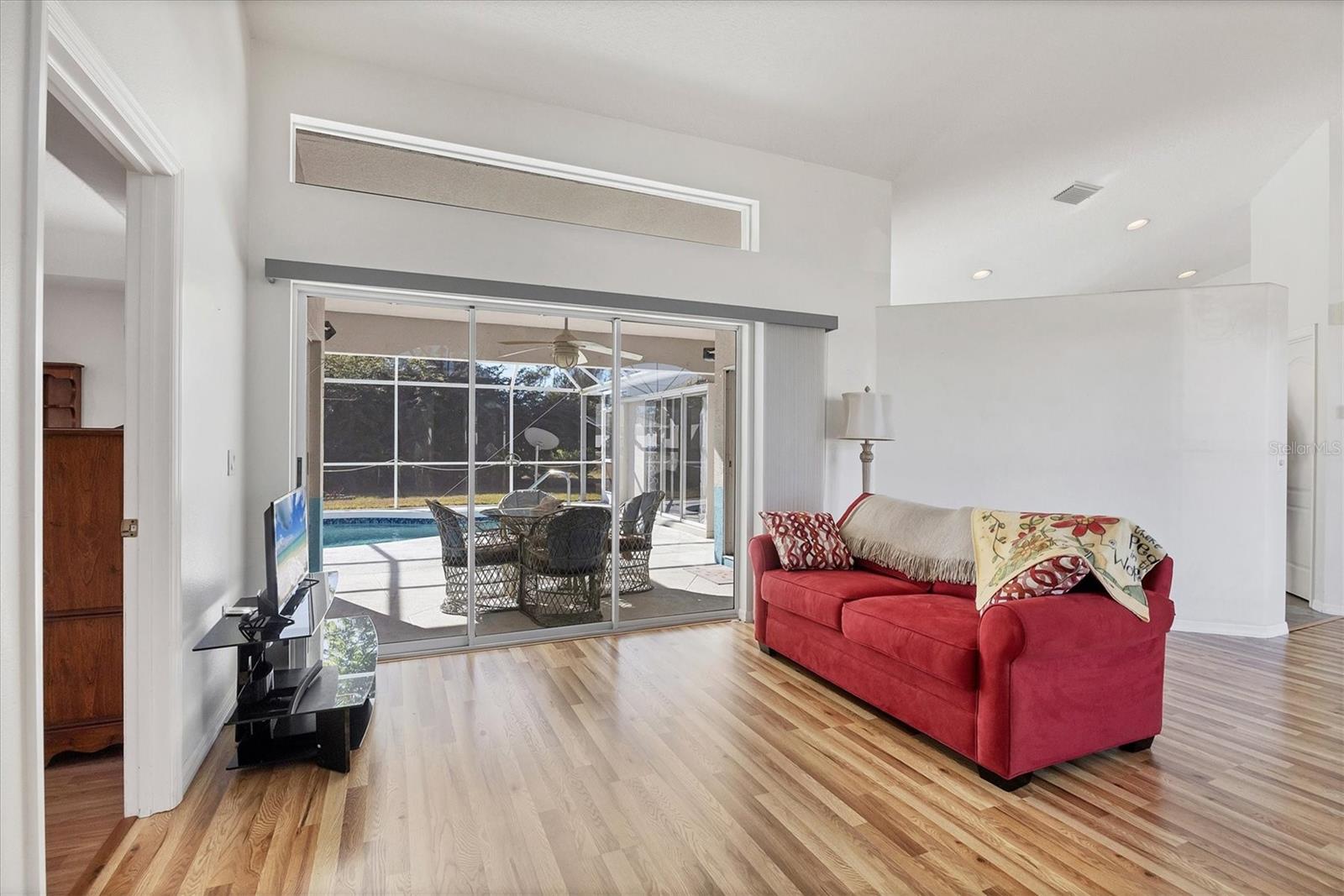 Image 11 of 37 For 2657 Tusket Avenue