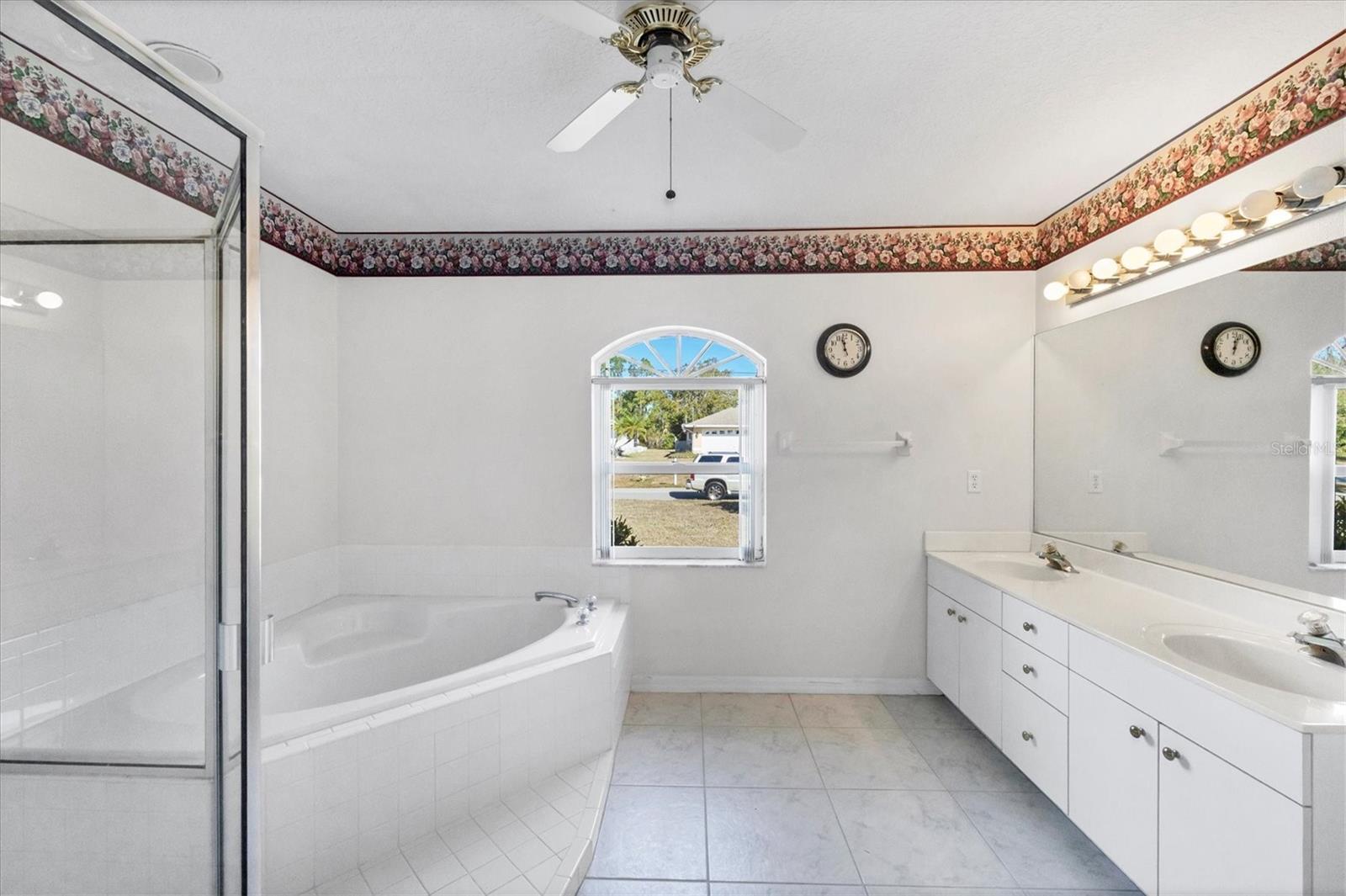 Image 22 of 37 For 2657 Tusket Avenue