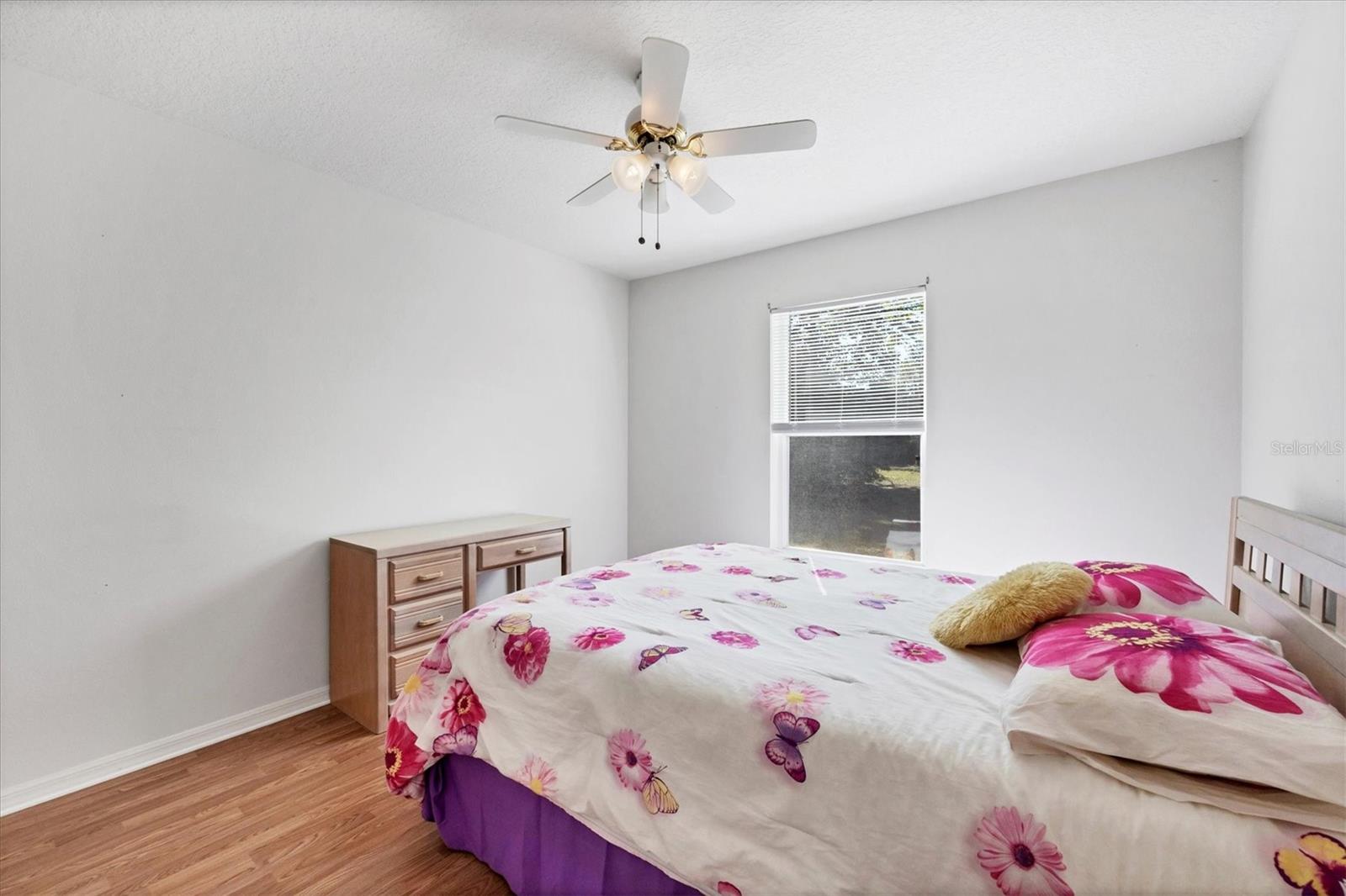 Image 25 of 37 For 2657 Tusket Avenue