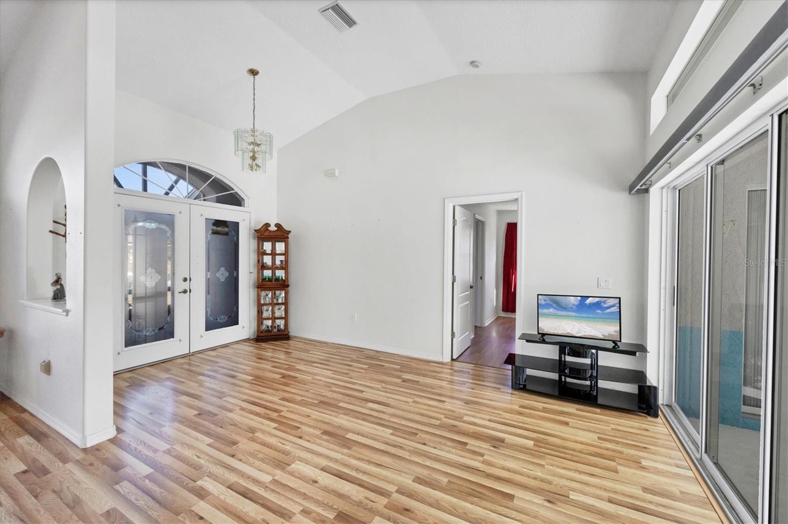 Image 5 of 37 For 2657 Tusket Avenue