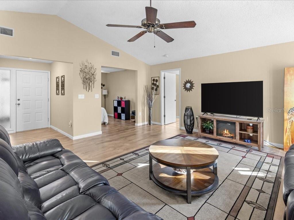 Image 11 of 52 For 437 Cypress Forest Boulevard