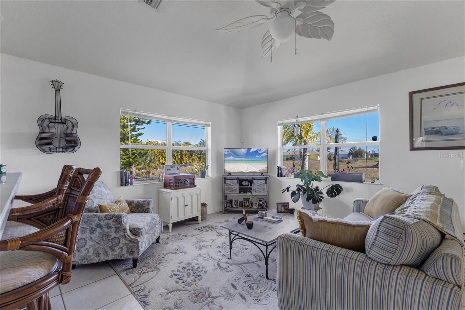 Image 11 of 53 For 230 Rotonda Boulevard W