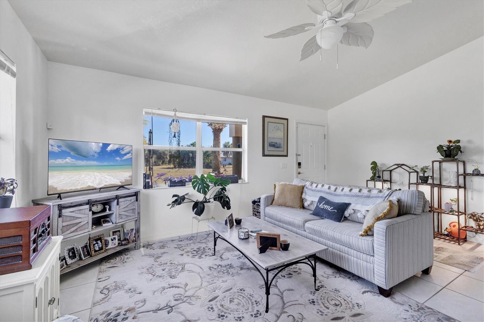 Image 12 of 53 For 230 Rotonda Boulevard W