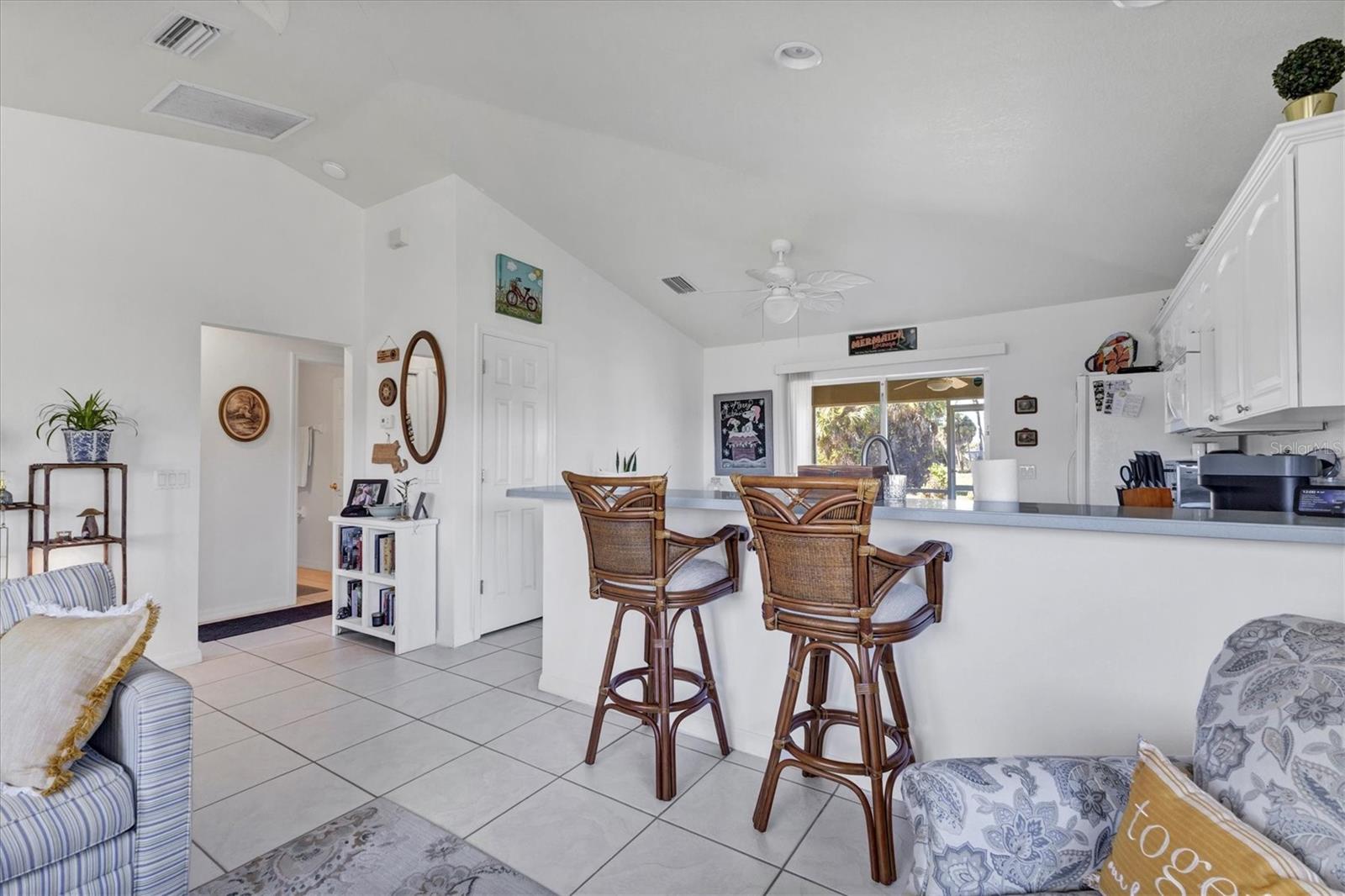 Image 15 of 53 For 230 Rotonda Boulevard W